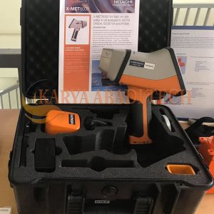 Hitachi X-MET 8000 Expert Geo Handheld XRF Analyzer